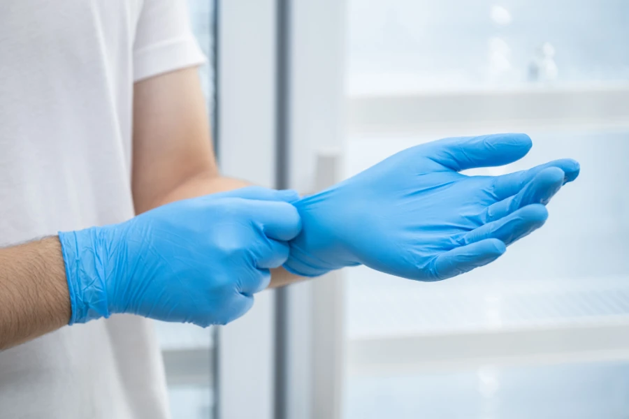 Blue Medical Gloves: Indispensable in Healthcare