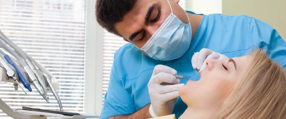 Nitrile vs Vinyl vs Latex Gloves