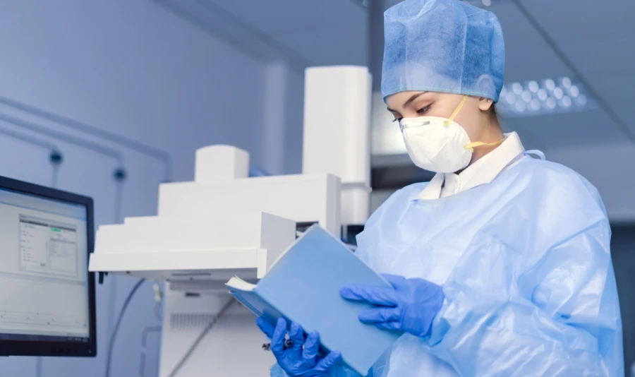 Top 5 Factors B2B Buyers Should Evaluate When Selecting Disposable Isolation Gowns for Healthcare