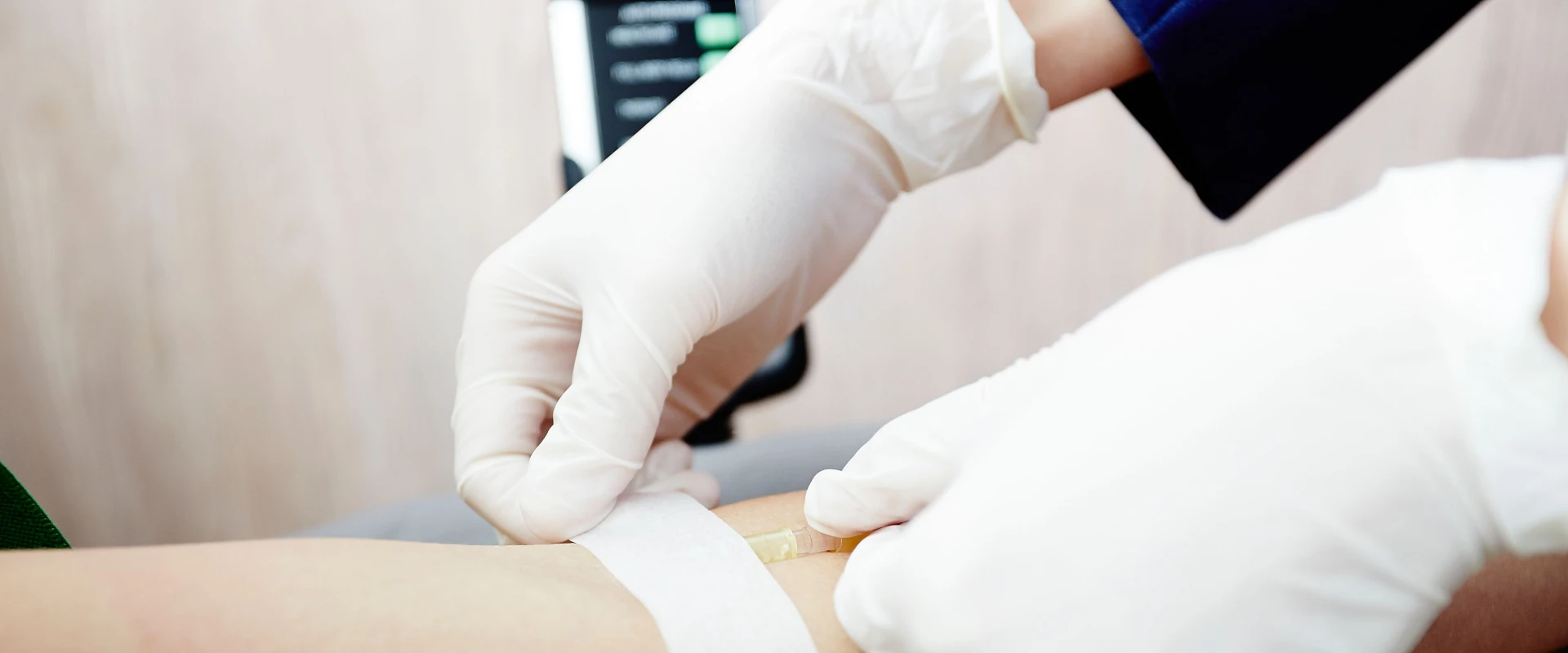 A Strategic Guide to Disposable Glove Selection
