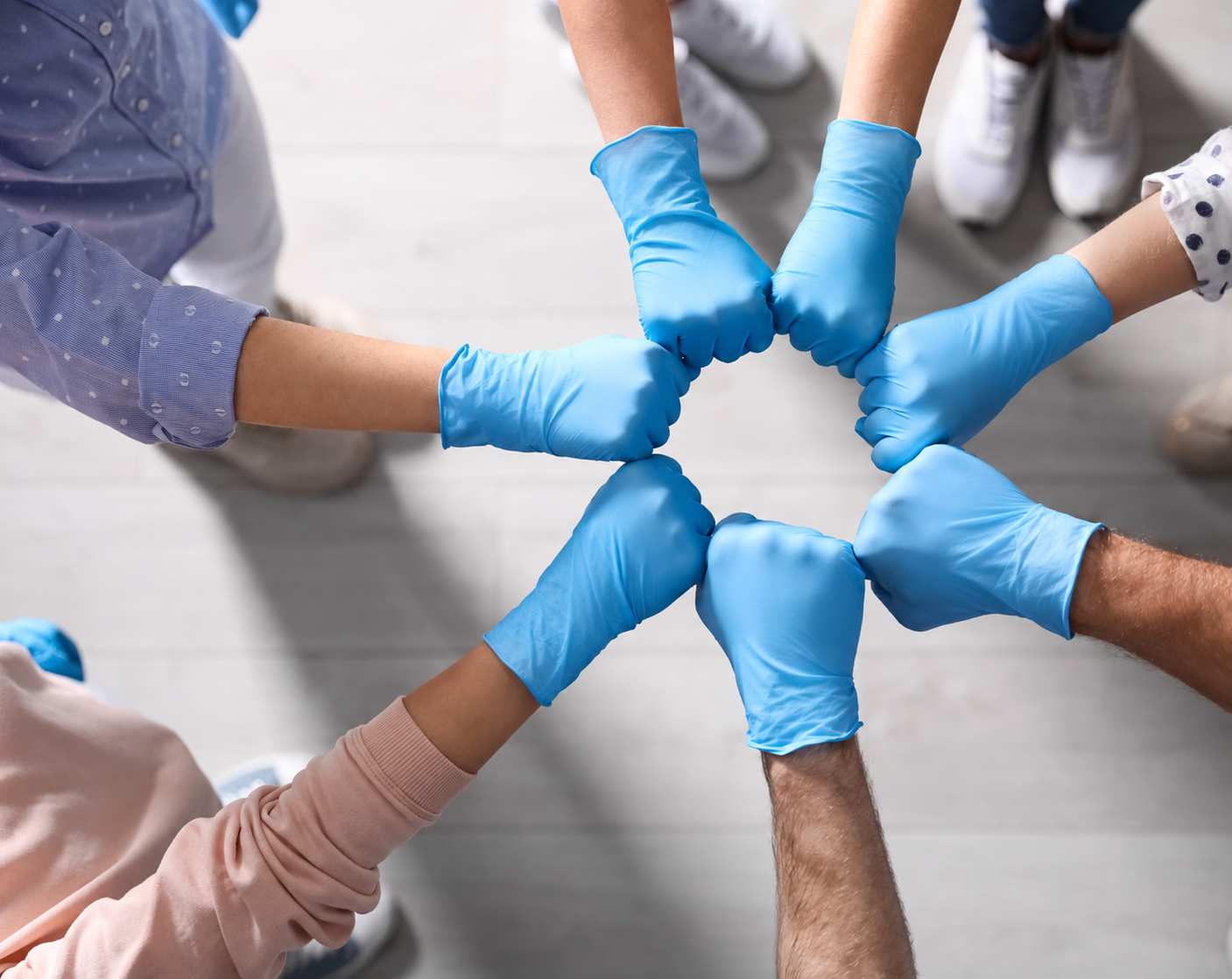 blue gloves